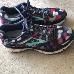 confetti brooks shoes